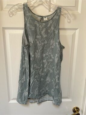 Old Navy White Floral Tank Top in Dusty Green